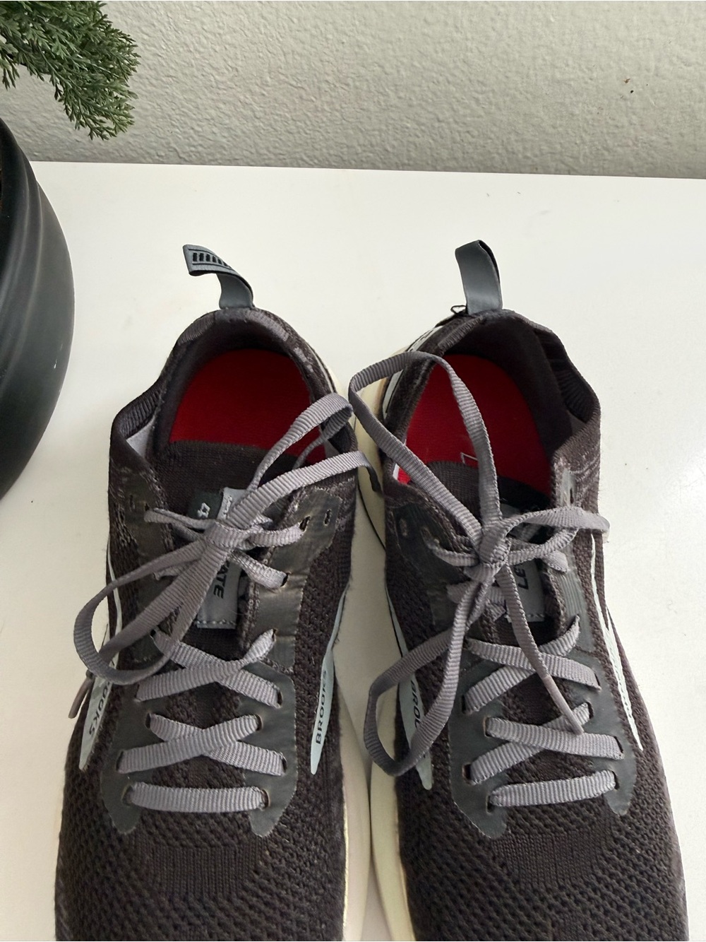 Brooks Levitate 4 Women size 8.5 Athletic Shoes - Black & Gray - Picture 4 of 9